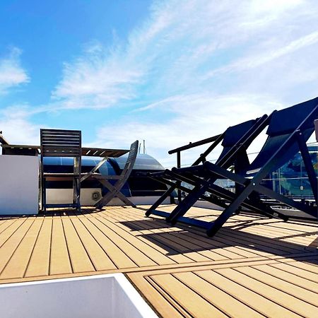 Casa Flotante En El Puerto De Vigo - Different Charter Hotell Eksteriør bilde